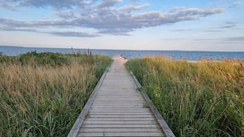 Comfort House, 3 Bedrooms | Water view