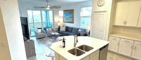 المنشأة من الداخل