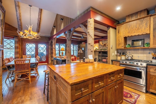 Sunnybrook Cottage at the Whiteface Club and Resort