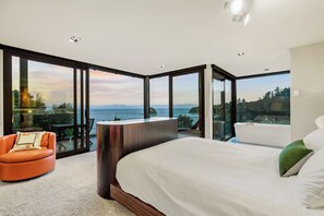 Iron/ironing board, WiFi, bed sheets - Exclusive Penthouse Suite - Ocean Views, Beach Access, Full-Service Luxury Lodge (Kaiteriteri)