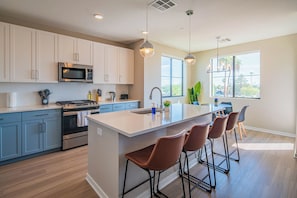 Appartement Classique, 2 chambres, balcon, vue ville | Cuisine privée