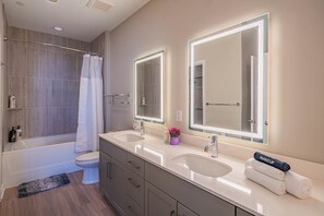 Bathroom - ROVE LIVING/KL - Alta North Central (Phoenix)