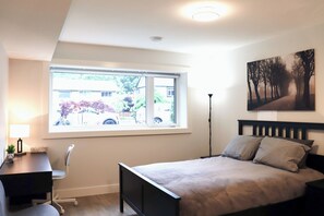 2 dormitoris, escriptori, planxa i posts de planxar i wifi gratuïta 