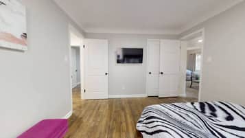 3 bedrooms, iron/ironing board, travel crib, free WiFi