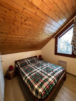 2 bedrooms