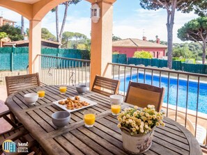 Outdoor dining - Casa Margarita with private swimming pool and parking space (Calonge)