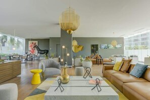 Interior - Marítima Deluxe, 2 BR, Beachfront w/Rooftop, Wow Views & Great Amaneties (Flamingos)