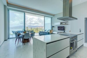 Fridge, microwave, oven, stovetop - Marítima Deluxe, 2 BR, Beachfront w/Rooftop, Wow Views & Great Amaneties (Flamingos)