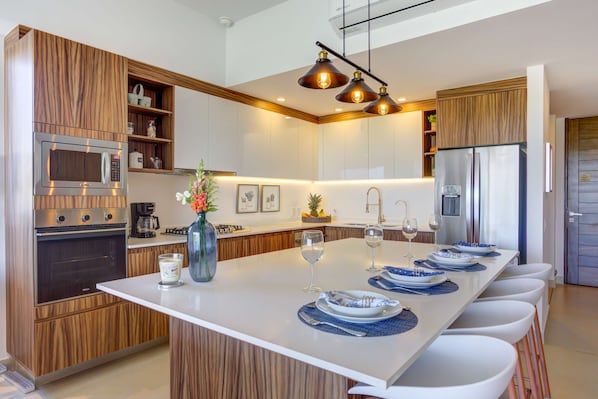 Fully equipped kitchen