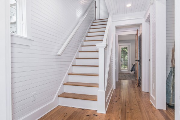 Interior - Charming 2 Bedroom near desirable East Beach! Shoals club available (Bald Head Island)