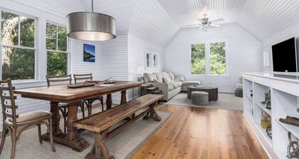 Charming 2 Bedroom near desirable East Beach! Shoals club available