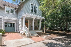 Exterior - Charming 2 Bedroom near desirable East Beach! Shoals club available (Bald Head Island)