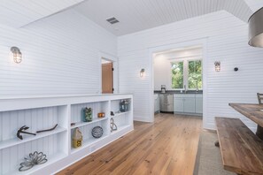 Interior - Charming 2 Bedroom near desirable East Beach! Shoals club available (Bald Head Island)