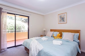 2 bedrooms, desk, iron/ironing board, free WiFi - Mounts Bay Village Apartment - Perth CBD (Perth)