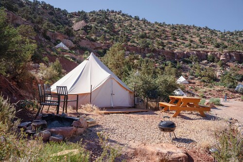 Cozy campground with WiFi and AC in charming Hildale