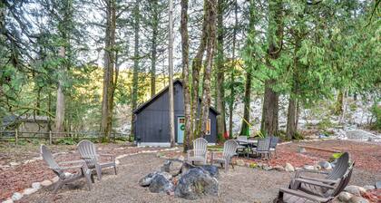 Hike, Ski & Explore: Rhododendron Forest Retreat!