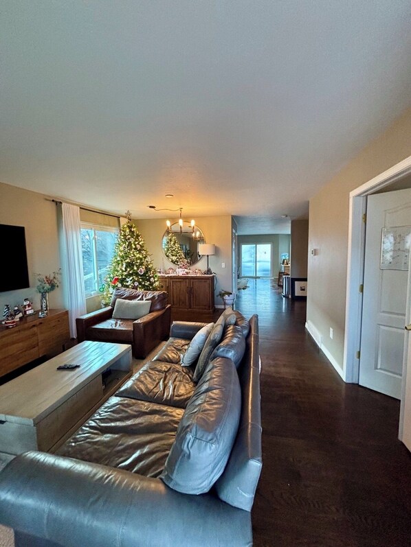 Smart TV, fireplace - Park City Family House Near it all (Park City)