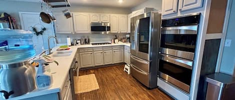 Microwave, oven, stovetop, dishwasher