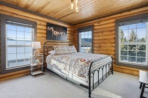 7 habitaciones, tabla de planchar con plancha y cuna de viaje