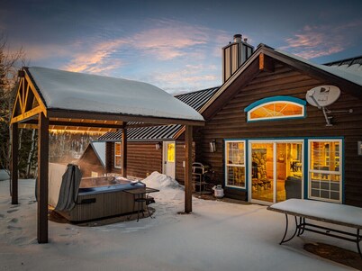 12 MI 2 Yellowstone-Hot tub-Guest House-Sleeps 20