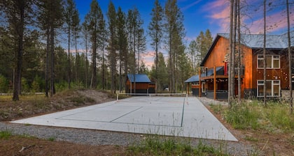 Isle Haven | Pickleball-Hot Tub-Theater-Fire Pit