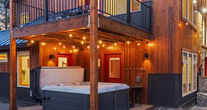 Isle Haven | Pickleball-Hot Tub-Theater-Fire Pit