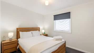 4 Schlafzimmer, Bügeleisen/Bügelbrett, Reisekinderbett, WLAN