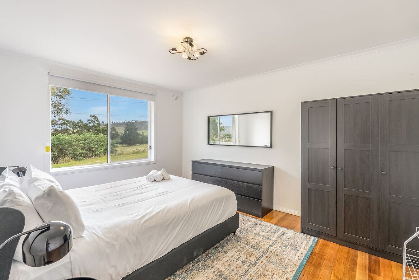 3 bedrooms, iron/ironing board, bed sheets