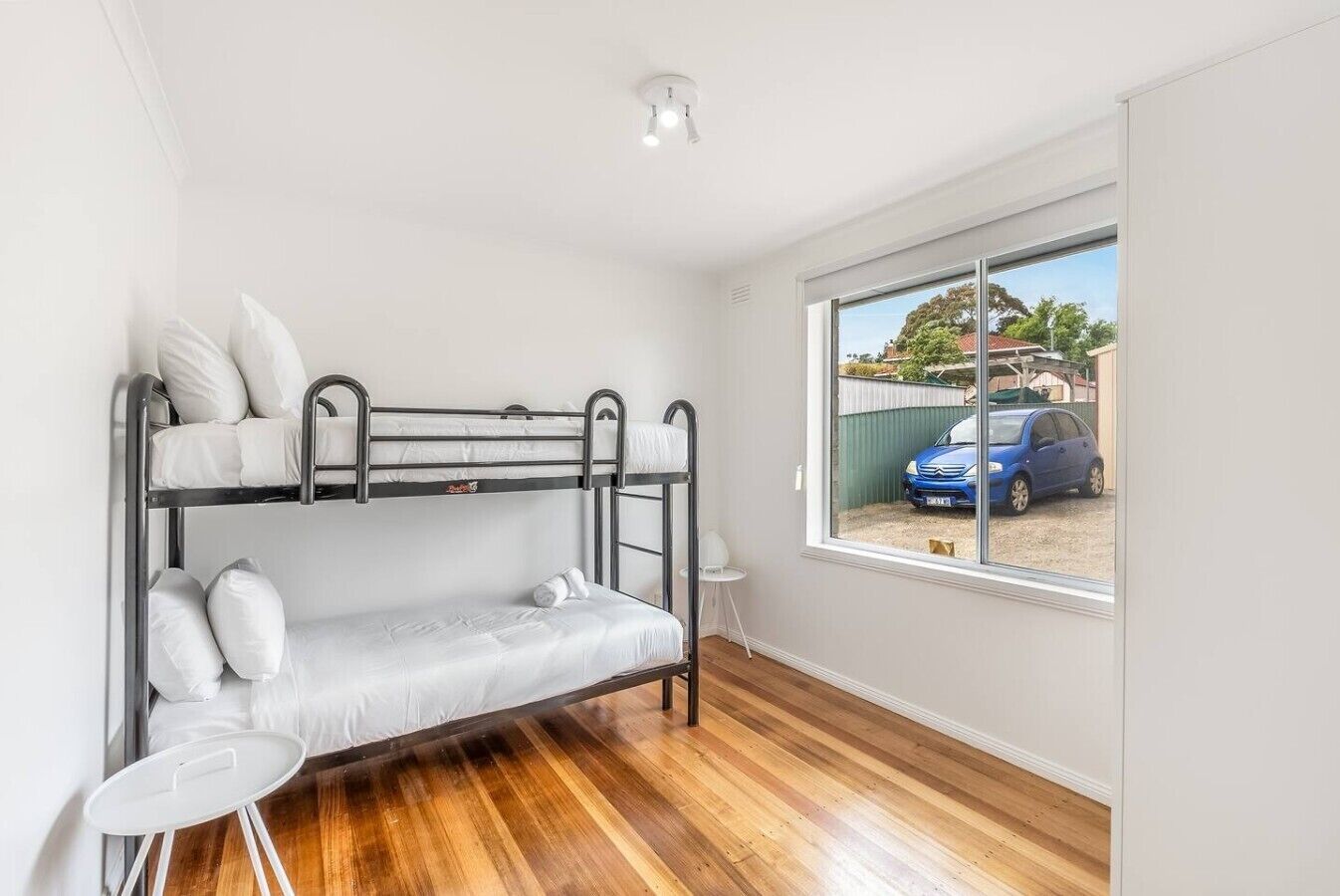 3 bedrooms, iron/ironing board, bed sheets