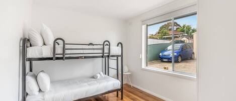 3 Schlafzimmer, Bügeleisen/Bügelbrett, Bettwäsche