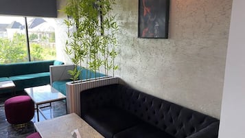 Alimentos y bebidas