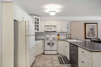 Vista I Cozy 2BR Condo | Mountain Views | Sleeps 6