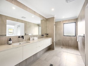 Hair dryer - (Upper Kedron)
