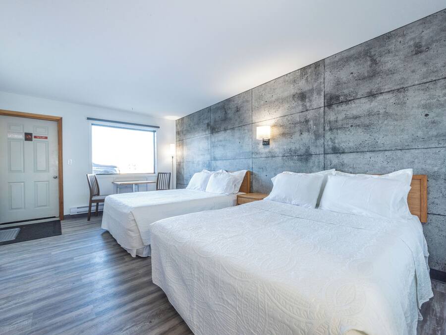 Superior Double Room | Laptop workspace, soundproofing, free WiFi, bed sheets