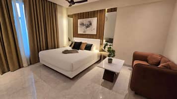 Kamar Mewah, pemandangan kota | Brankas, setrika/meja setrika, dan Wi-Fi gratis