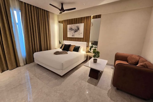 Hotel Mumbai House - Vashi Navi Mumbai