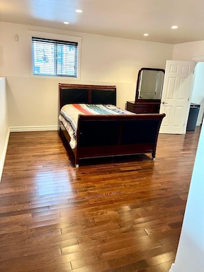 4 dormitorios, tabla de planchar con plancha, wifi y ropa de cama