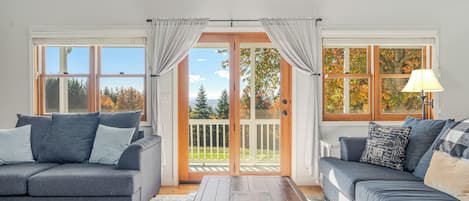 TV, DVD-spiller og bøker