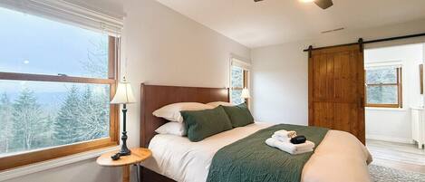 3 bedrooms, iron/ironing board, travel cot, free WiFi