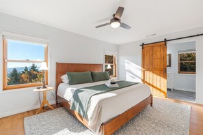 3 bedrooms, iron/ironing board, free WiFi, bed sheets - Cellar's Choice: Elegant Farmhouse Gem with Wine Cellar in Scenic Countryside (Newberg)