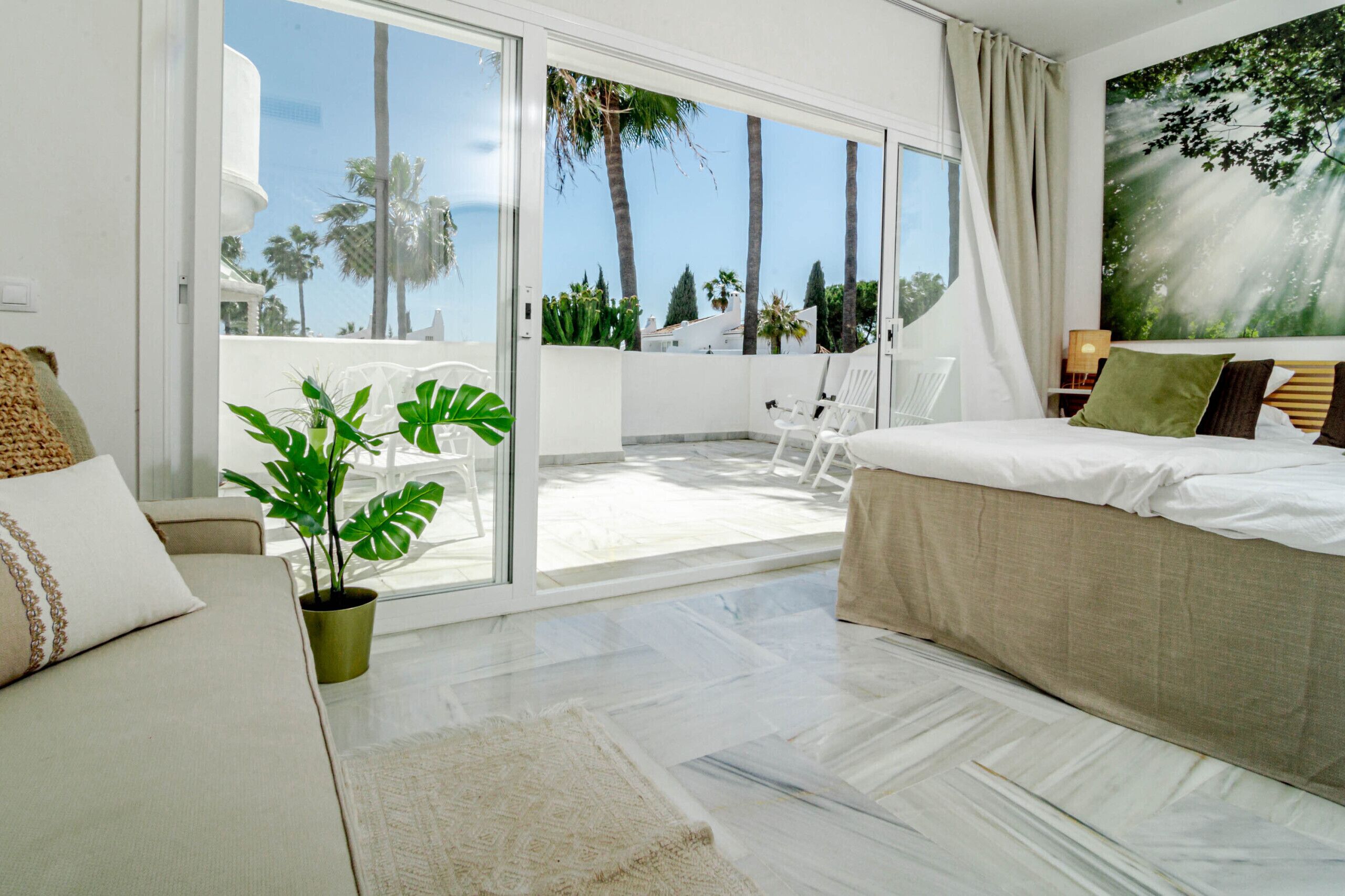 3 室のベッドルーム、アイロン / アイロン台、WiFi (無料)、ベッドシーツ