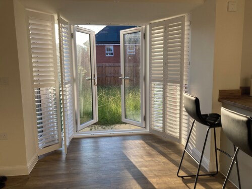 House-Sleeps 8 -Parking-Garden