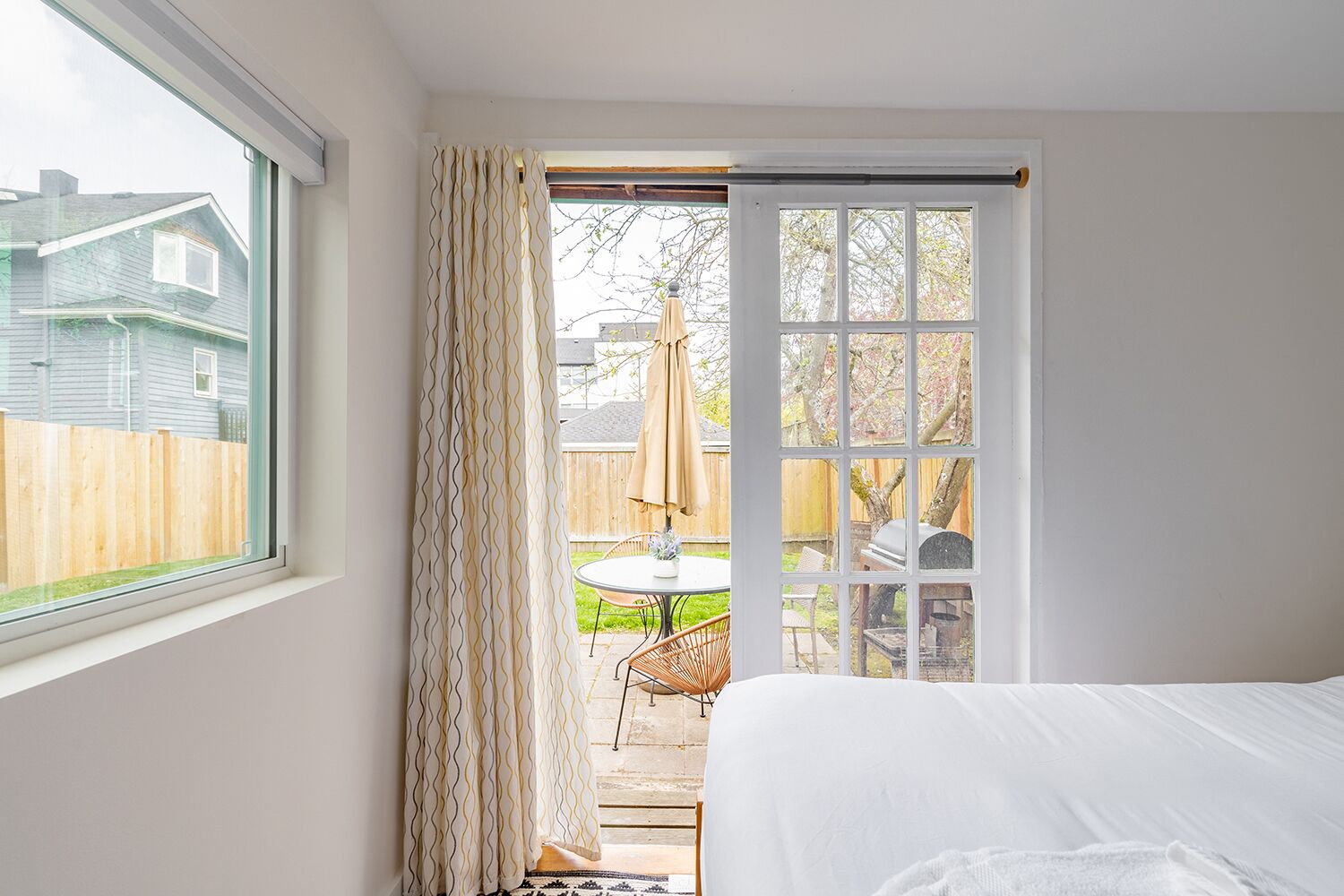 1 室のベッドルーム、デスク、アイロン / アイロン台、WiFi (無料)