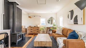 Smart TV, music library