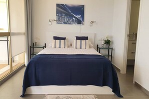 Iron/ironing board, free WiFi - Studio in Marbella steps from sandy beach (Marbella)