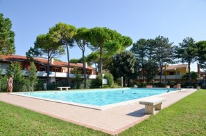 Pool - Holiday escape in a modern residence with pool by Beahost Rentals (Bibione)