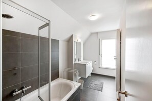 Villa | Badezimmer