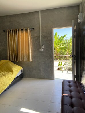 Ferienhaus, Gartenblick | 5 Schlafzimmer, Schreibtisch, laptopgeeigneter Arbeitsplatz