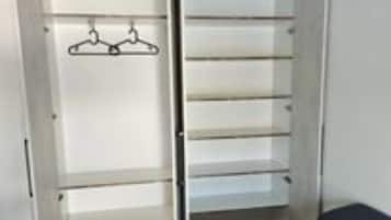 9 bedrooms, cots/infant beds, free WiFi