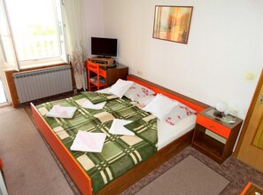 Apartment (Classic Double Room with Sea View) | 5 bedrooms, free WiFi - Crikvenica Apartments and Rooms With Sea View (Crikvenica)
